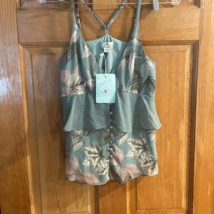 NWT we are kindred size 2 Sibella Ruffle cami maple sage